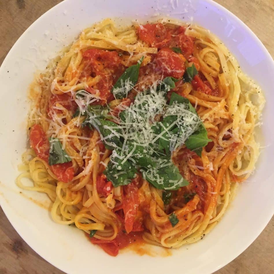 Simple Spaghetti & Tomato Sauce