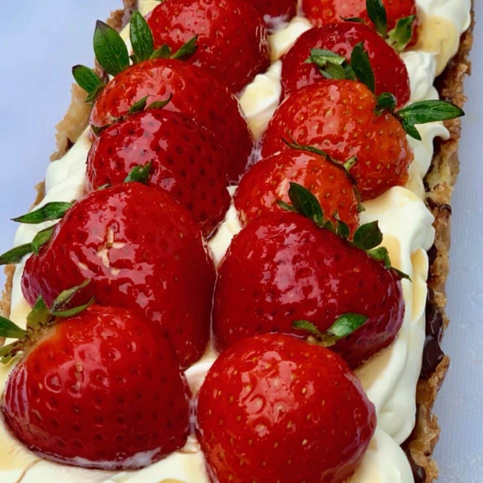 Strawberry Tart - Danish Style - Easy Peasy Lemon Squeezy