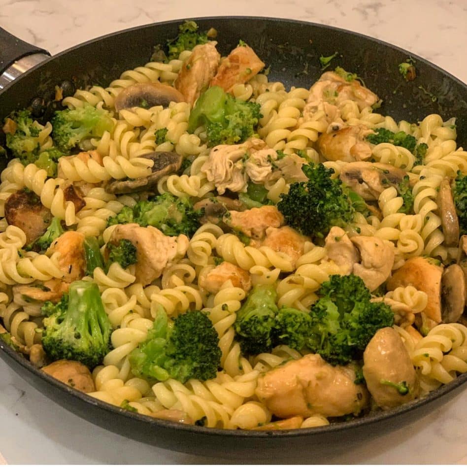 Healthy Chicken & Broccoli Pasta