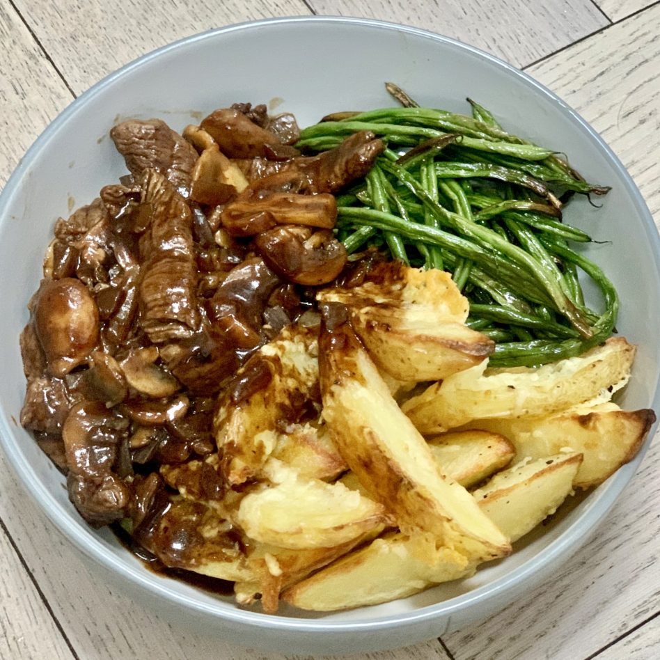 Steak Strips and Cheesy Wedges ‘n’ Posh Gravy: Hello Fresh